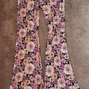 Stretchy Floral Flare Leggings